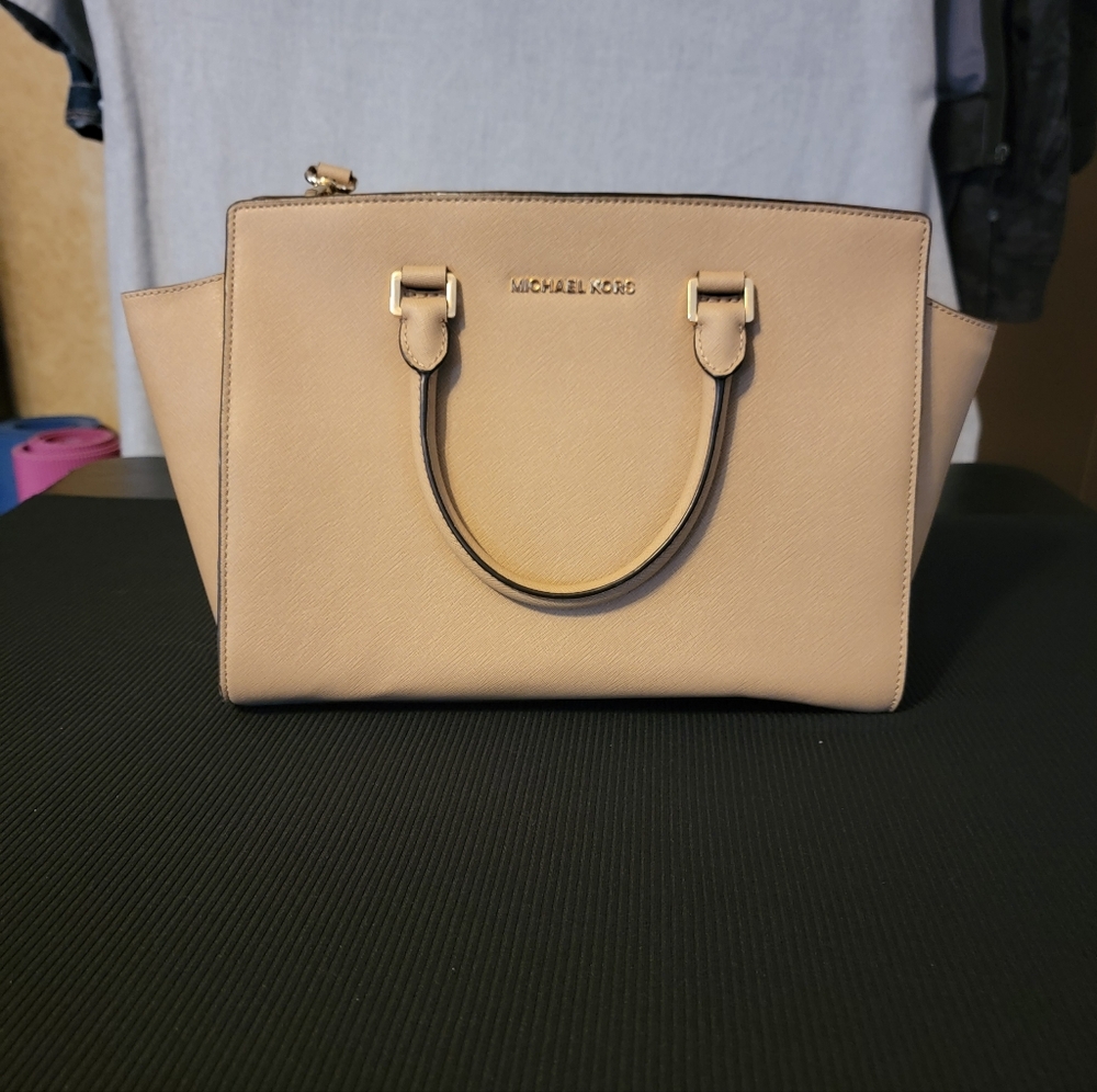 Michael Kors Selma Tan Leather Handbag